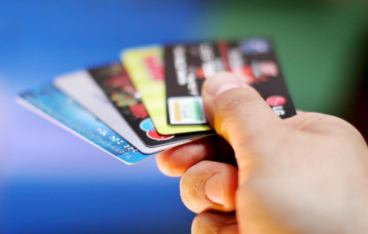 征信不好能办的信用卡有哪些？盘点几家三无人员也可以申请信用卡的银行！
